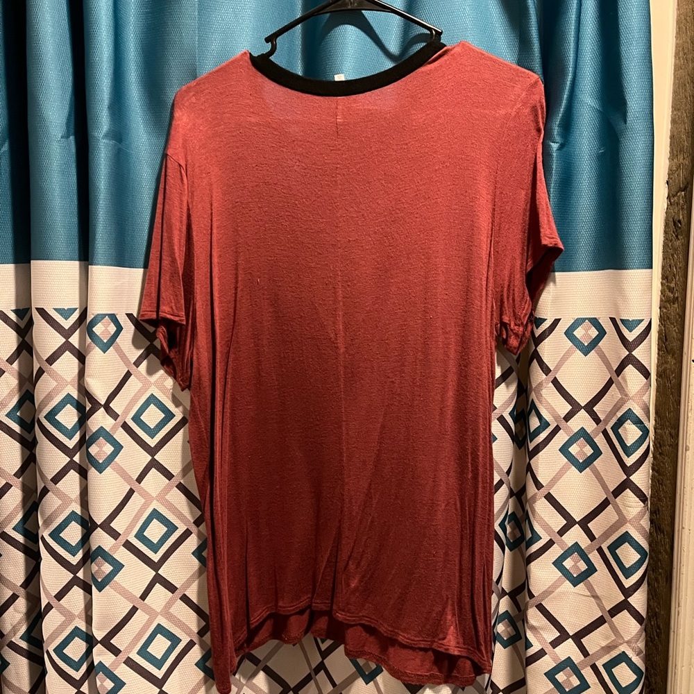 Mesh V-Neck Tee - Picture 4 of 4
